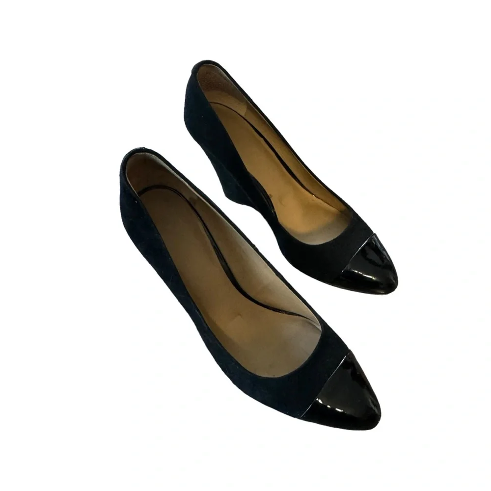 *Women’s Ann Taylor Size 7.5 Black “Tamara” Suede Cap Toe Wedges w Rubber Soles.